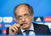 Separaron de su cargo al presidente de la Federación de Fútbol tras la acusación de abuso sexual y sus dichos sobre Zidane
